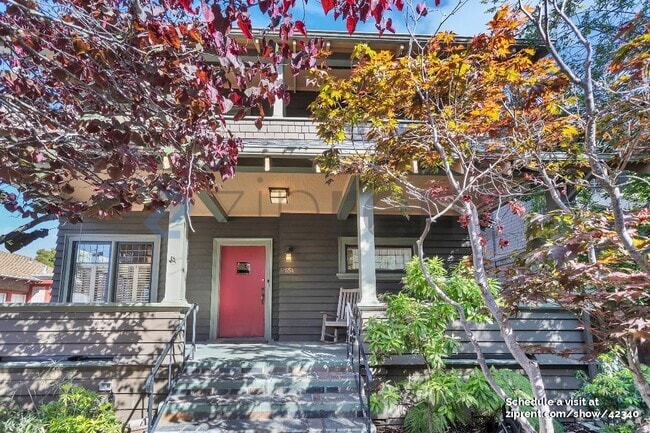 Building Photo - 654 Chetwood St