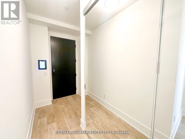 Photo du bâtiment - 470-3470 Front St W