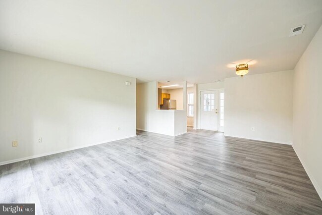 Building Photo - 905 Rabbit Run Rd