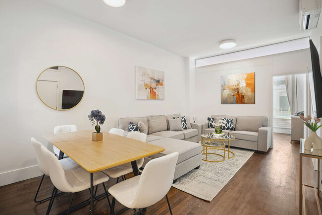 Foto del edificio - 125 E 83rd St