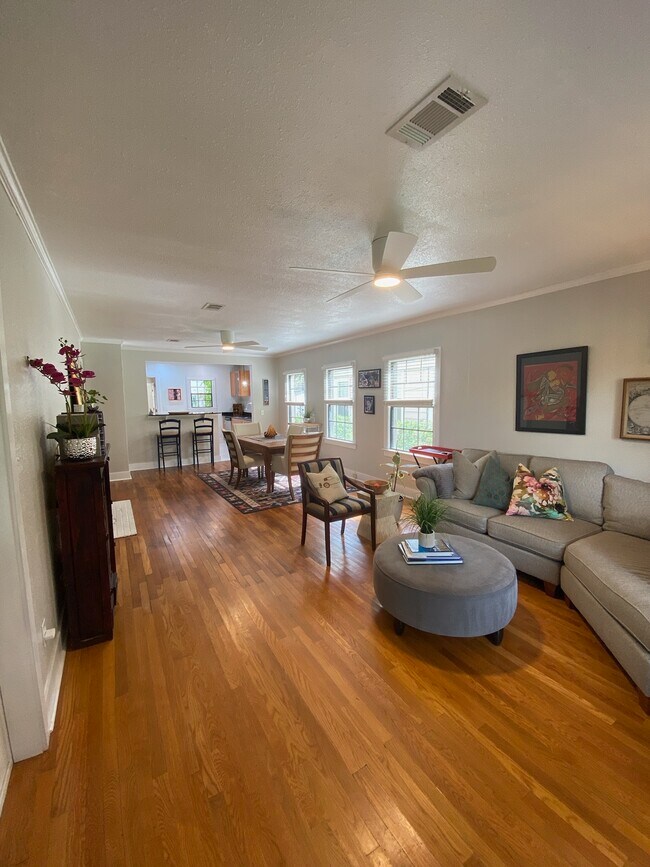 Foto del edificio - 1523 E Avery St