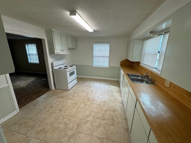 Foto del edificio - 310 Birdie Pl