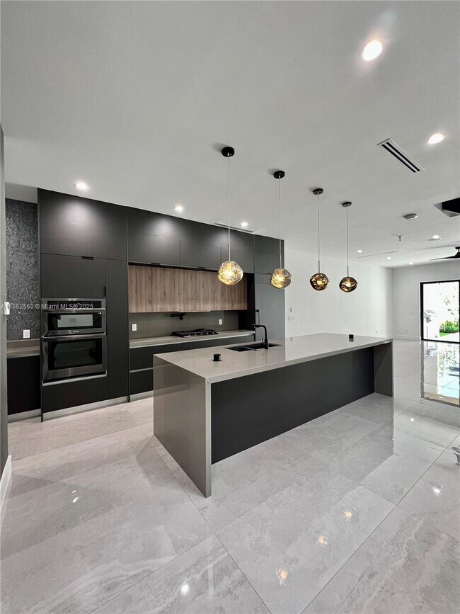 Foto del edificio - 815 NE 17th Terrace