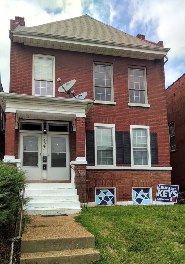 Foto del edificio - 4427 Athlone Ave