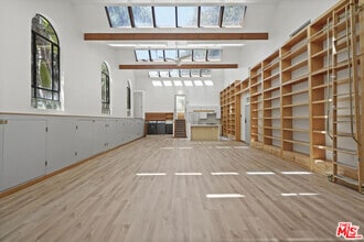 Building Photo - 28828 Selfridge Dr