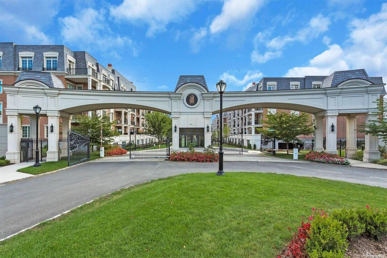 Primary Photo - 1000 Royal Ct