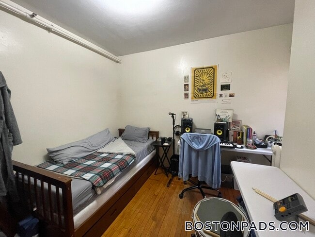 Foto del edificio - 16-20 Westland Ave.