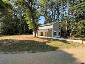 Building Photo - 305 Post Oak Dr