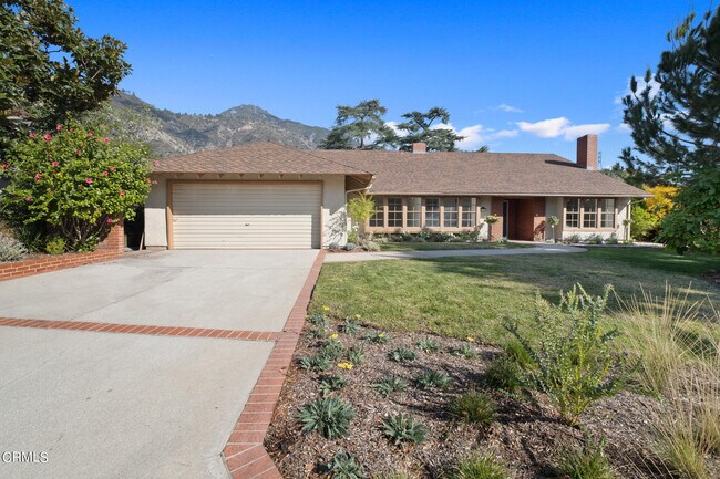 Foto del edificio - 2064 Canyon Close Rd