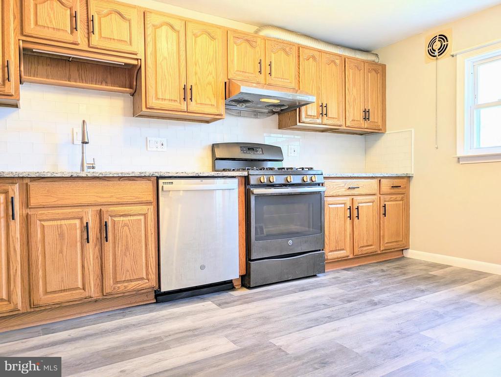 Foto principal - 3745 Westhampton Dr