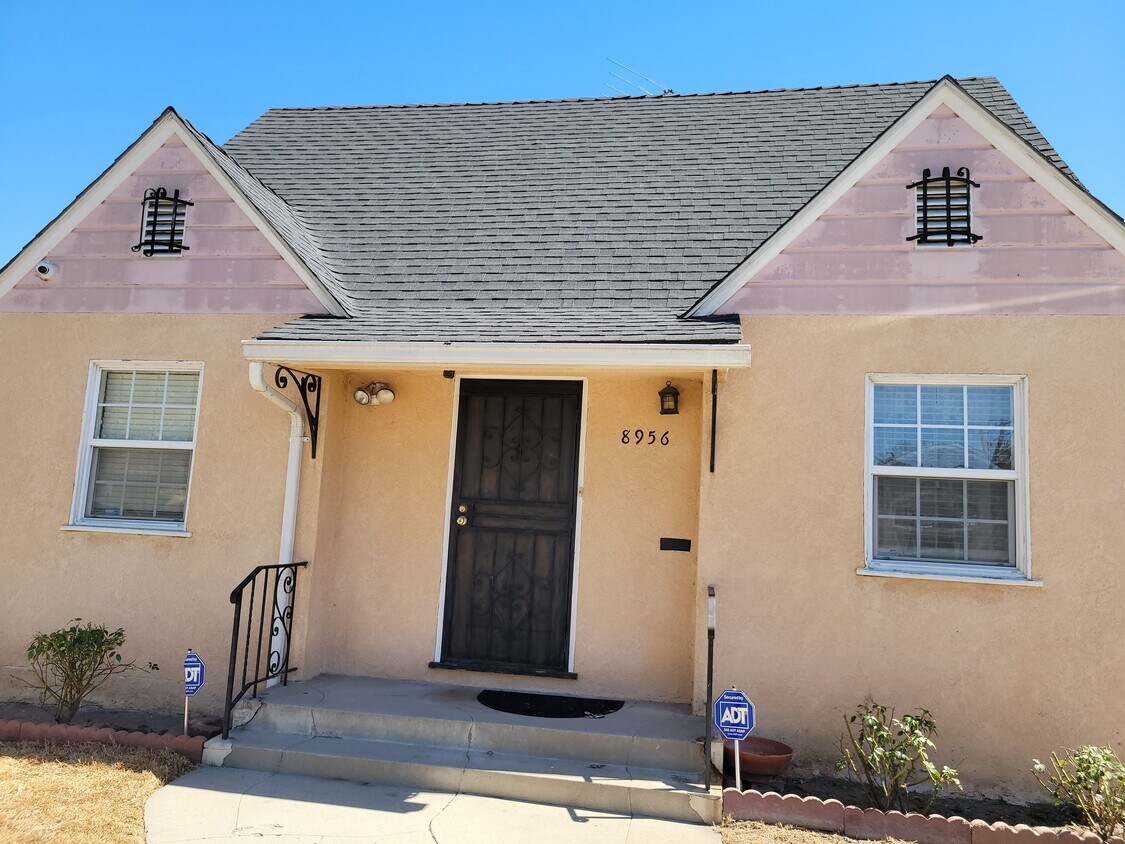 8956 San Carlos Ave, South Gate, CA 90280 House for Rent in South