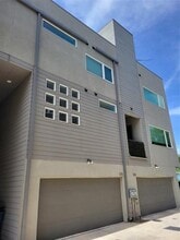 Building Photo - 1225 Hyde Ct