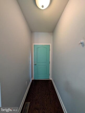 Building Photo - 232 Mingo Way