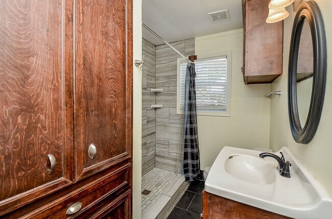 Foto del edificio - 7707 Scanlock St