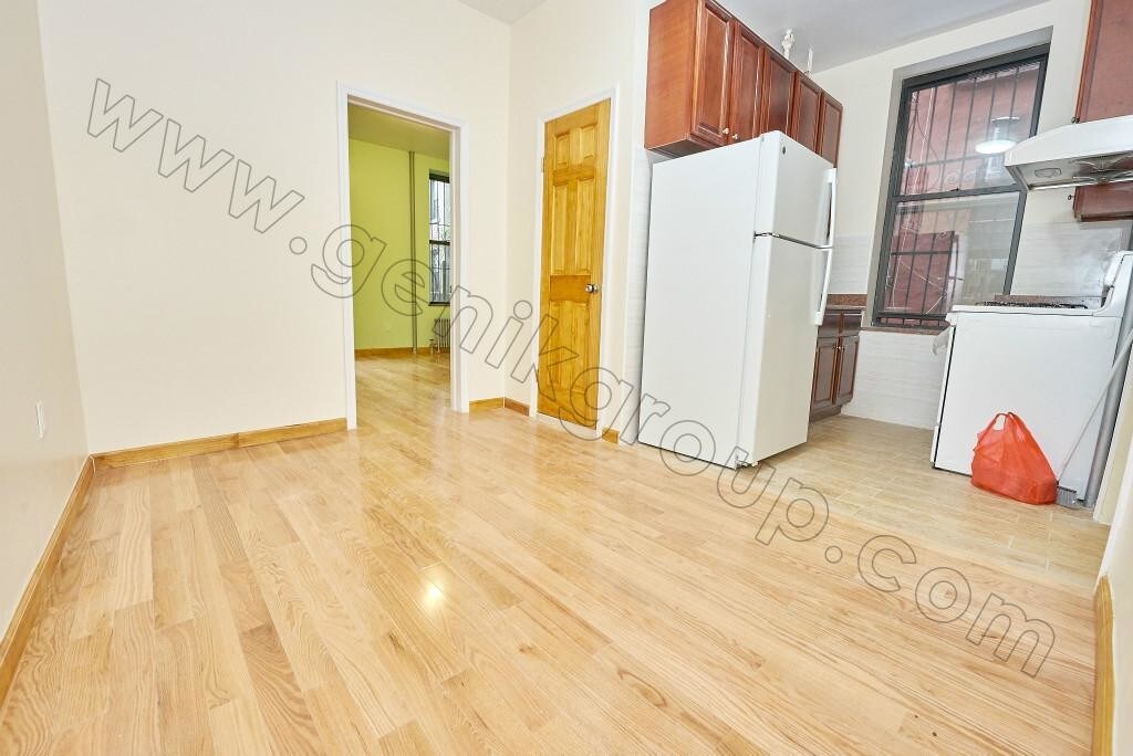 Primary Photo - 279 Broome St