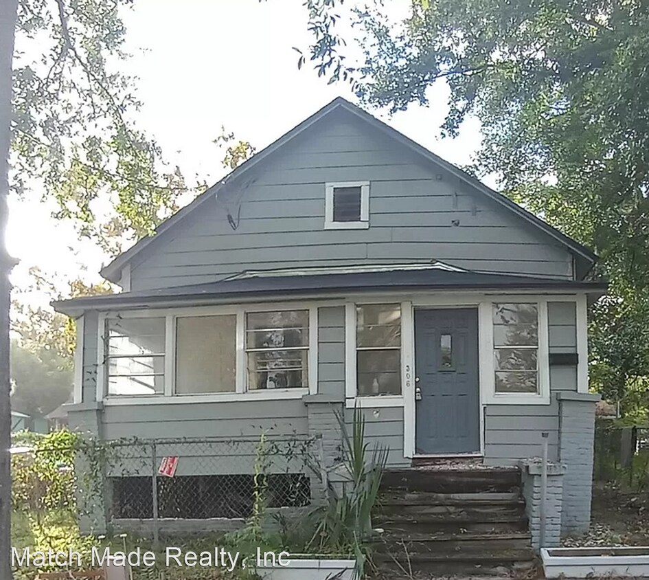 Foto principal - 3 br, 2 bath House - 306 Woodlawn