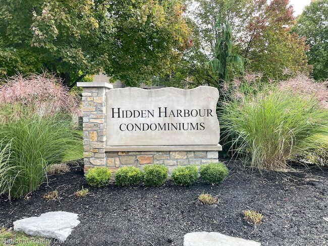 Foto del edificio - 8719 Meadowbrook Dr