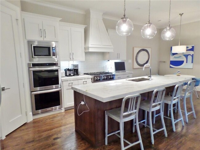 Building Photo - 6430 Del Norte Ln