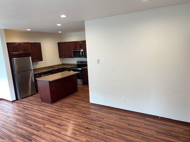 Building Photo - 2045 Andress Ln