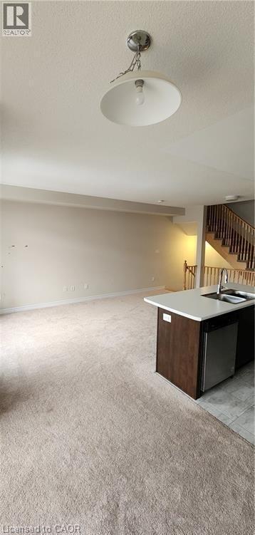 Photo du bâtiment - 113 Hartley Ave.