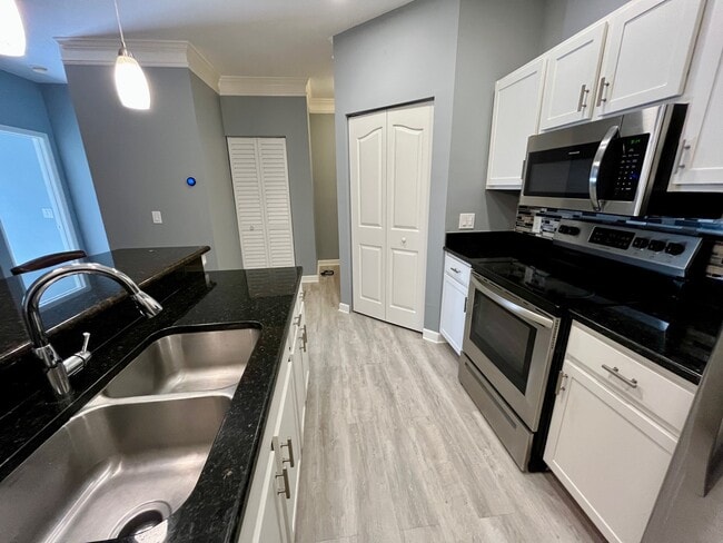 Building Photo - 4207 S Dale Mabry Hwy