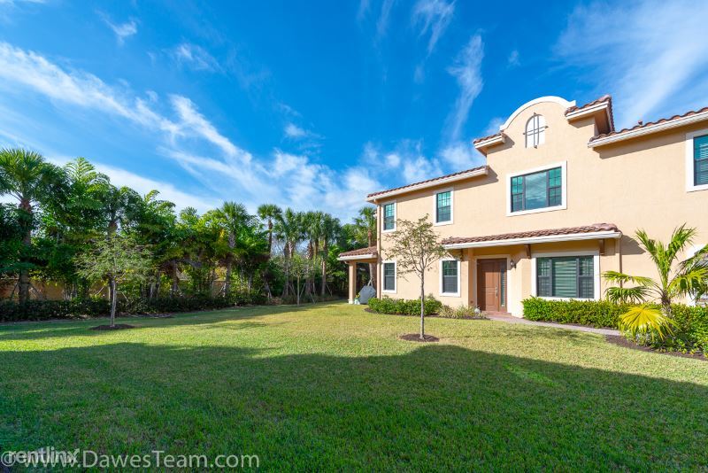 Primary Photo - 3 br, 2.5 bath Townhome - 143 SW 127th Ter