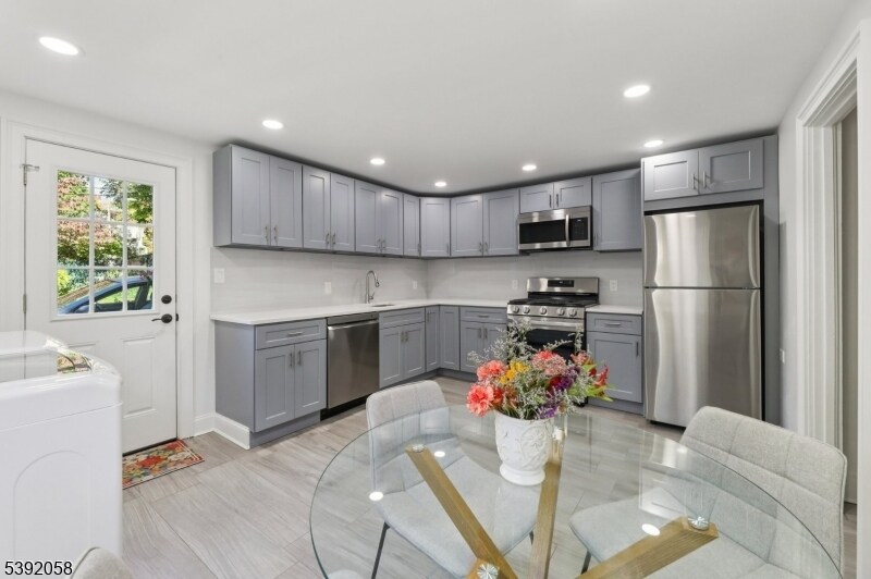 Foto principal - 74 Forest St