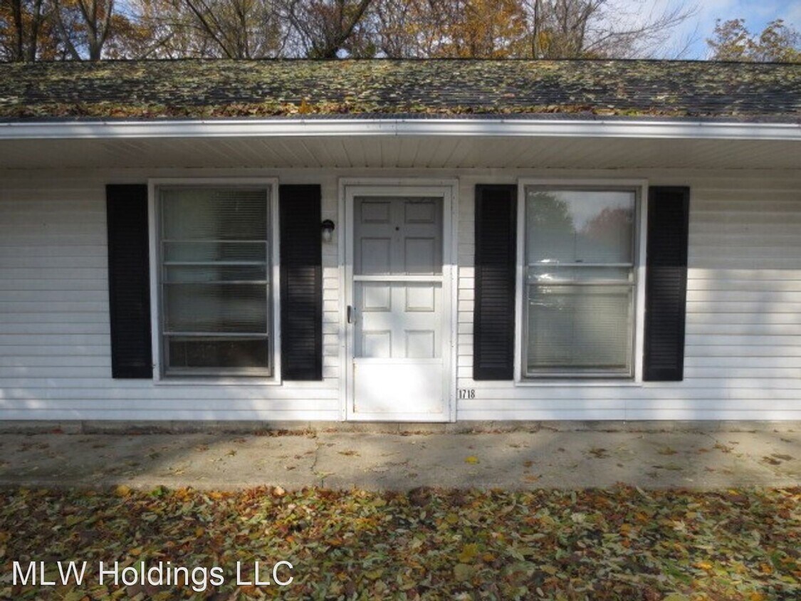 Primary Photo - 1200-1204 Columbus Cir N