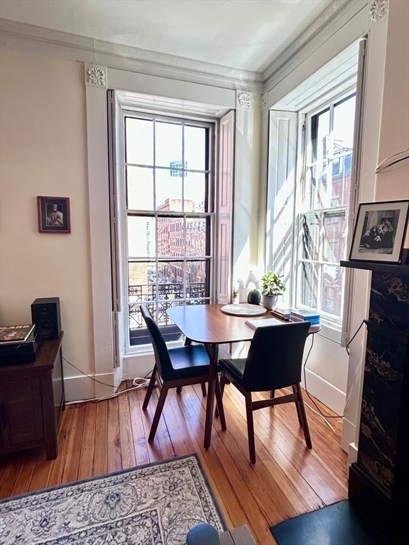 Building Photo - 2 Phillips St