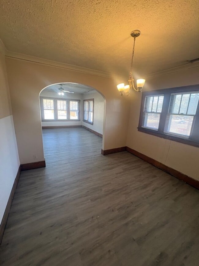 Foto del edificio - 1208 NE Jefferson Ave