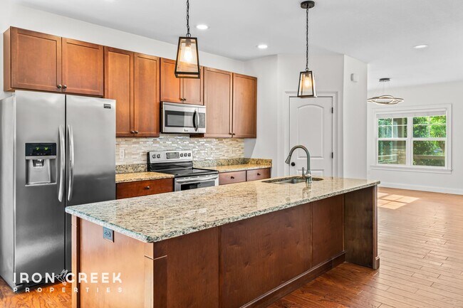 Foto del edificio - Stunning Craftsman Home in Arden - Modern ...