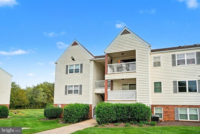 Foto del edificio - 102 Chesterfield Ln