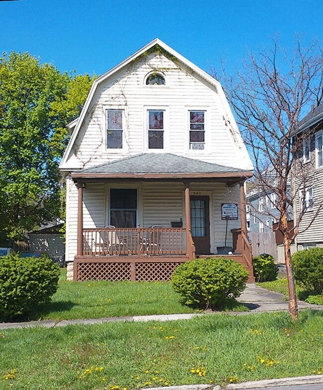 Building Photo - 340 Roosevelt Ave