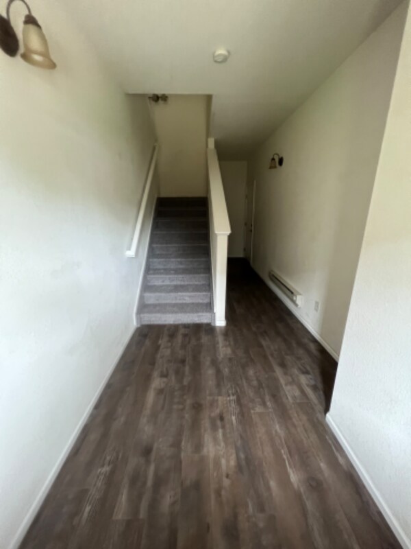 Building Photo - 2307 Calais Dr