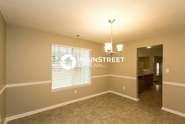 Building Photo - 4 Bedroom Pet-Friendly Home in Douglasville, GA with Main Street Renewal