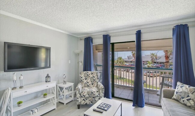 Building Photo - 6102 Seawall Blvd
