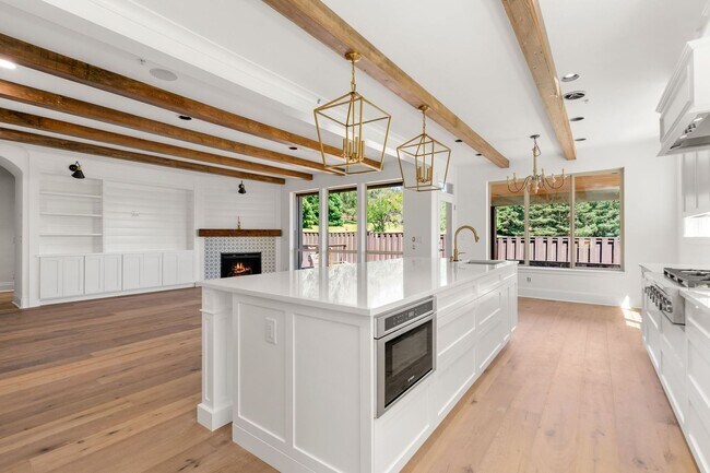 Foto del edificio - Gorgeous 5 Bedroom | 4 Bath Single Family Home | Arbor Heights Community | Highly Desirable North...
