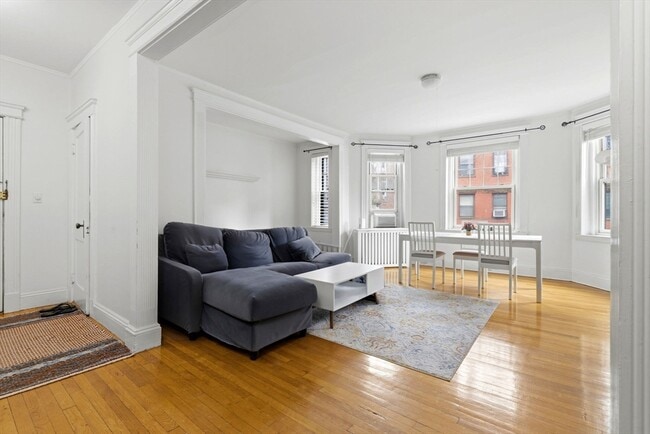 Building Photo - 73 Parkman St