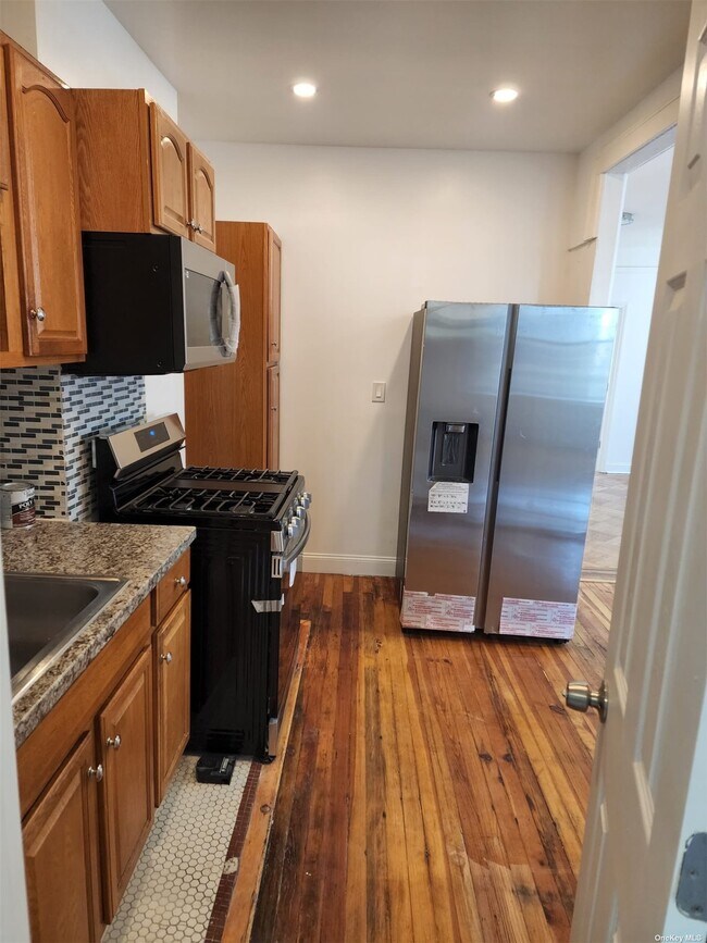Foto del edificio - 115 E 94th St