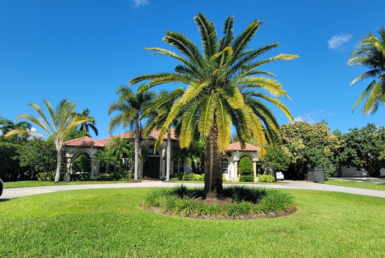 15690 Meadow Wood Dr, Wellington, FL 33414 House for Rent in Wellington, FL