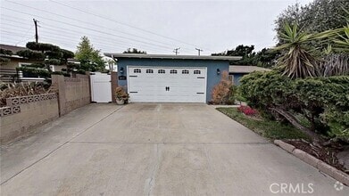 Building Photo - 8671 Kent Cir