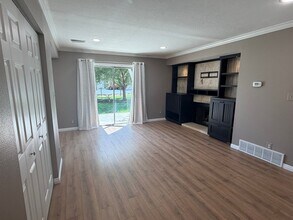 Building Photo - 5396 S Willow Ln