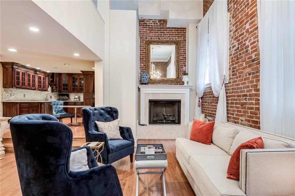 Primary Photo - 2840 Peachtree Rd NW
