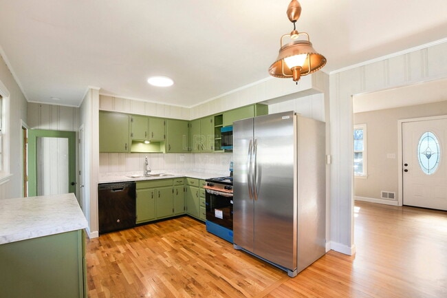 Photo - 405 Westwood Dr House