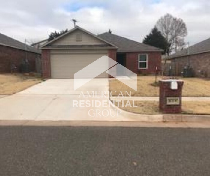 829 Crown Heights Ln, Purcell, OK 73080 House Rental in Purcell, OK