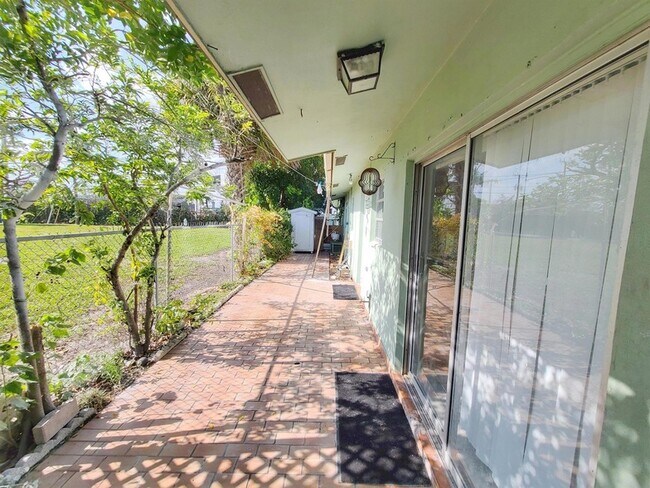 Foto del edificio - 412 Conniston Rd
