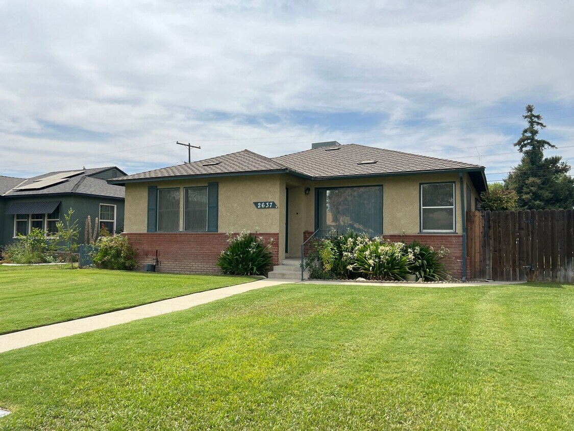 Primary Photo - Central Bakersfield Home