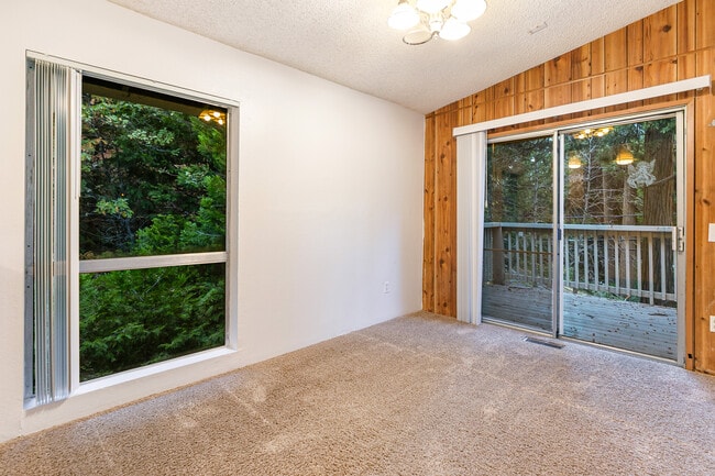 Building Photo - 101 Rockledge Ln