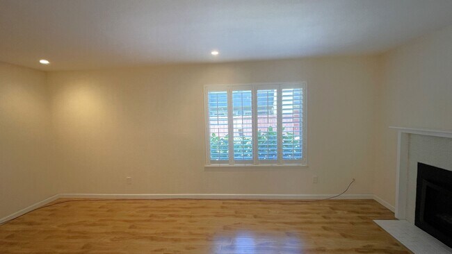 Foto del edificio - Concord Beautiful remodeled 3 bedroom 2 ba...