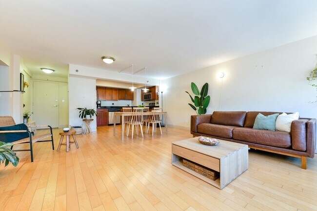 Foto del edificio - 1600 Beacon St